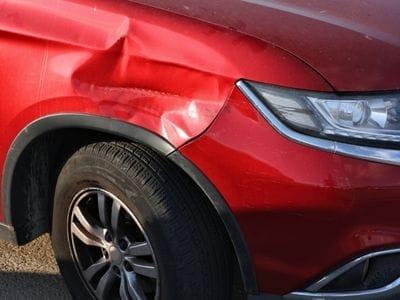 Autoklinikalla korjaamme kaikki autosi kolarivaurio, peltivaurio, automaalaus, parkkipaikkakolhu kuntoon ammattitaidolla.