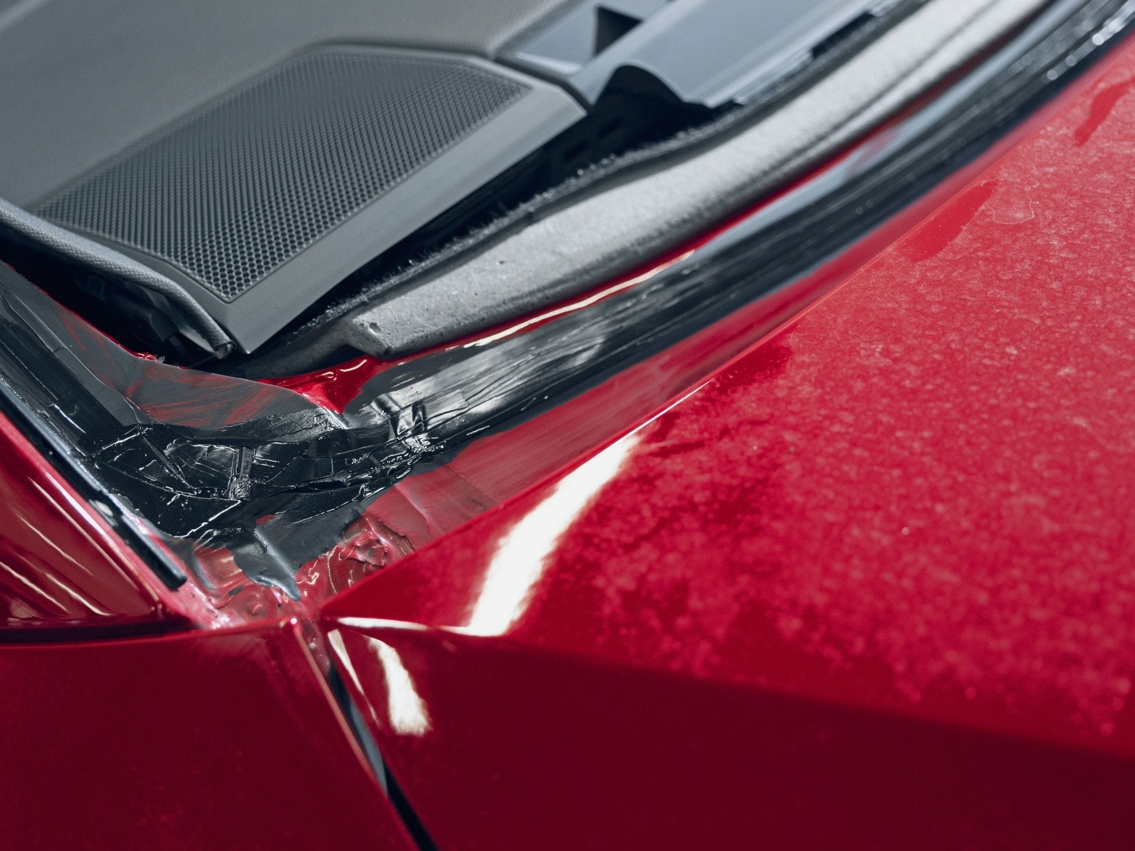 Autoklinikalla korjaamme kaikki autosi kolarivaurio, peltivaurio, automaalaus, parkkipaikkakolhu kuntoon ammattitaidolla.