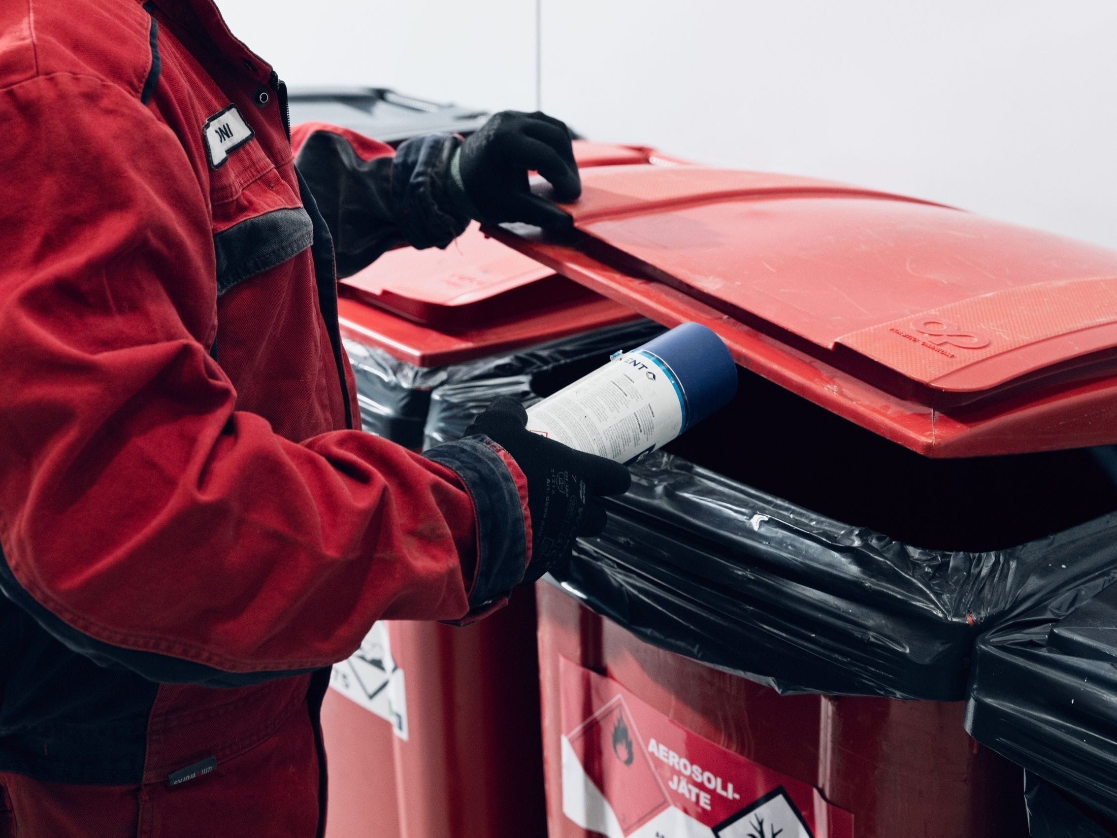 Autoklinikalla koulutus, korjausaste, energian käyttö ja kierrätys ovat avainasemassa ympäristöystävällisessä toiminnassa.