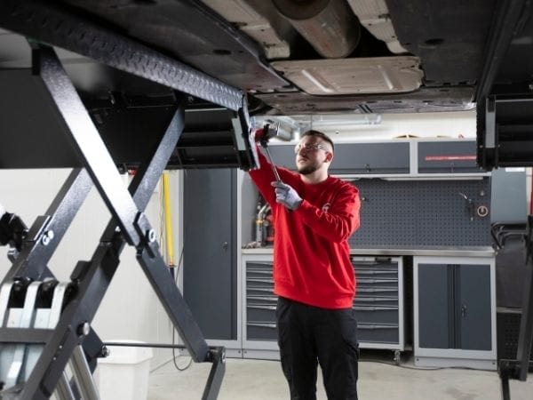 Autoklinikka Merkkihuolto on valtuutettu merkkihuolto.